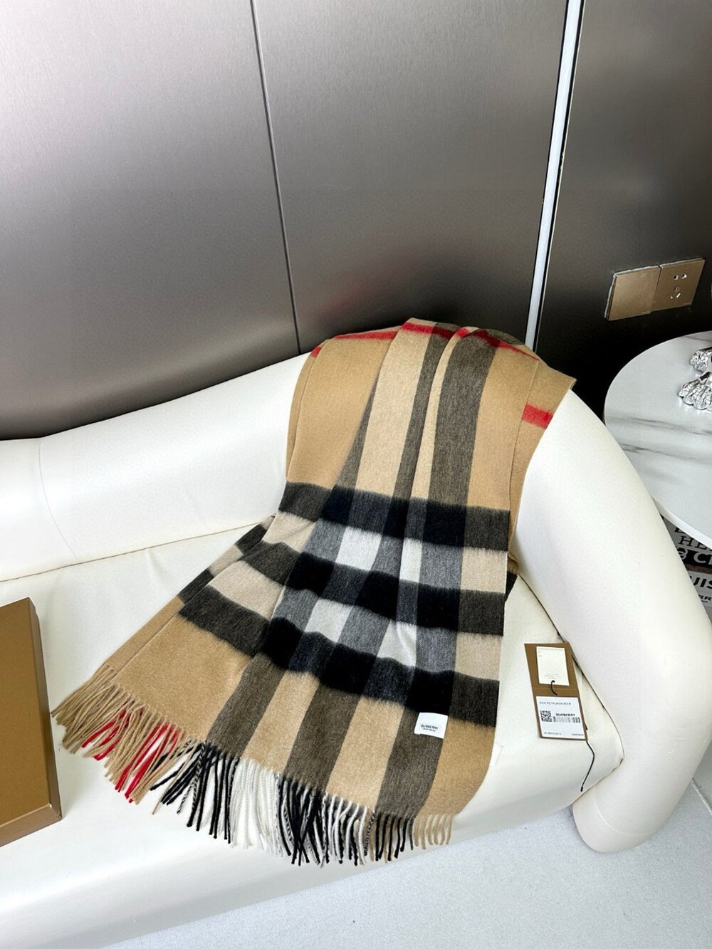 Burberry Shawl - Picture 4 of 7
